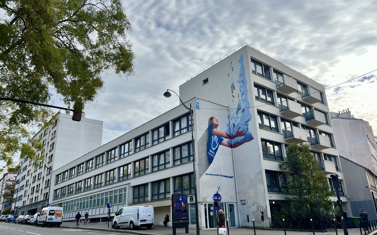 Fresque « Protégeons les civils des bombardements »