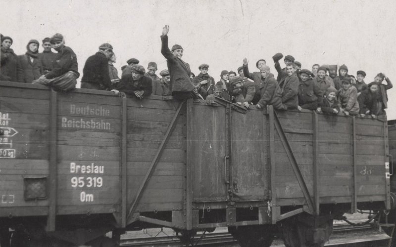 La fin de la Shoah. Survivre, témoigner, juger
