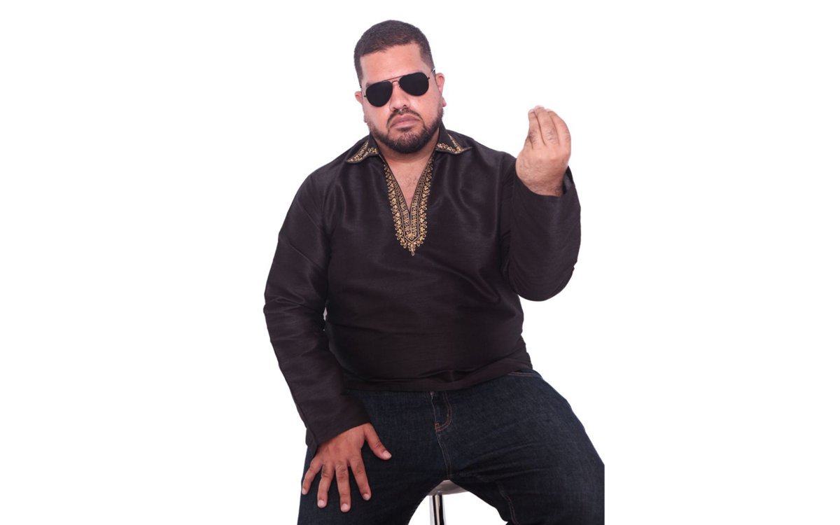 Masood Boomgaard débarque à Paris avec son spectacle « Self-Help Singh »
