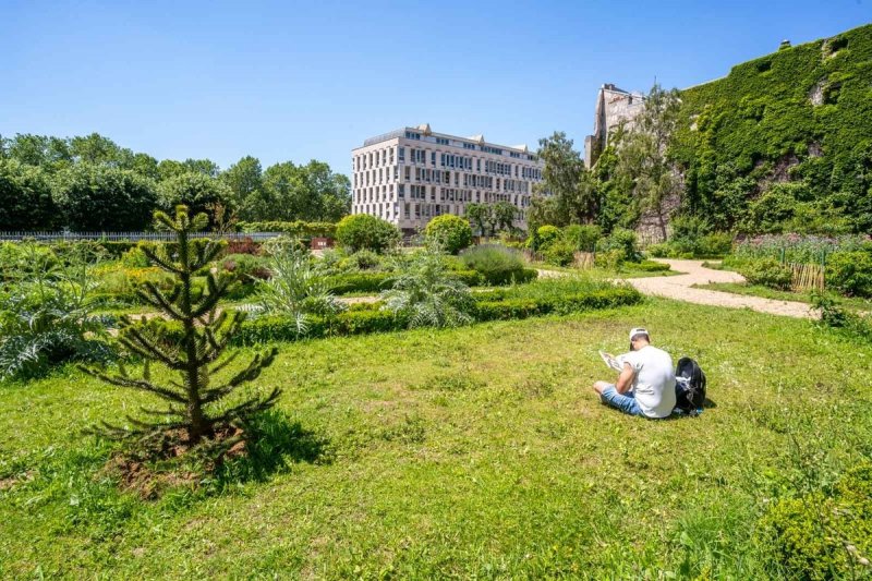 Square Albert Schweitzer