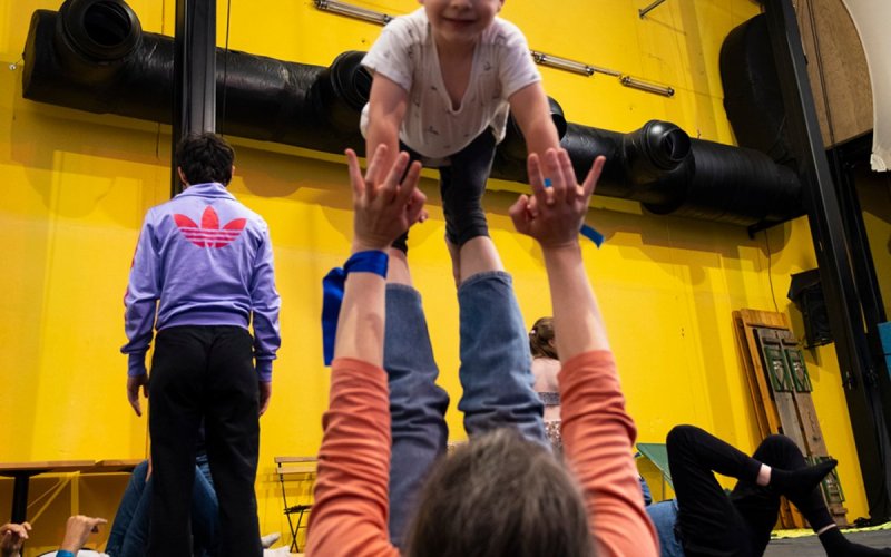 Ateliers cirque baby-parents pour s'amuser en famille