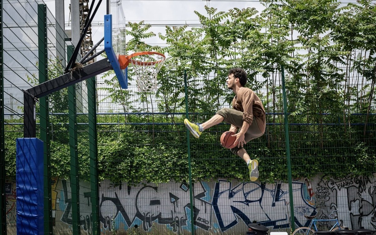 Atelier cirque et basket-ball à Paris 20