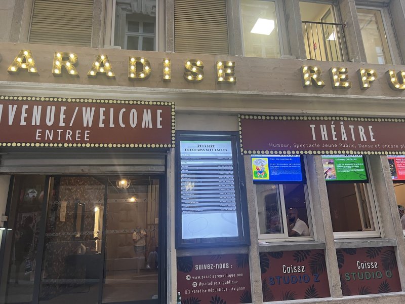 Theatre Paradise Republique