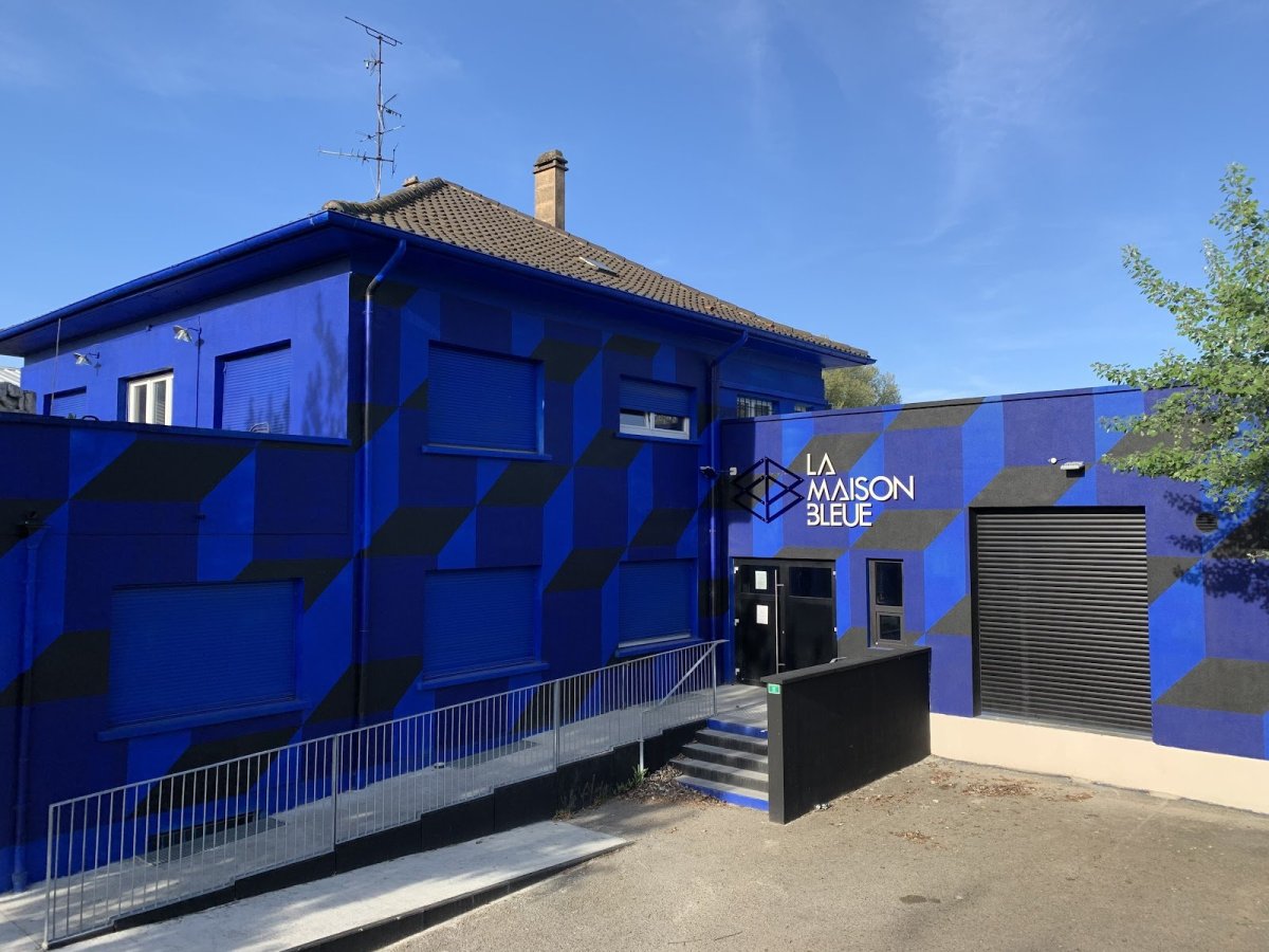 La Maison Bleue