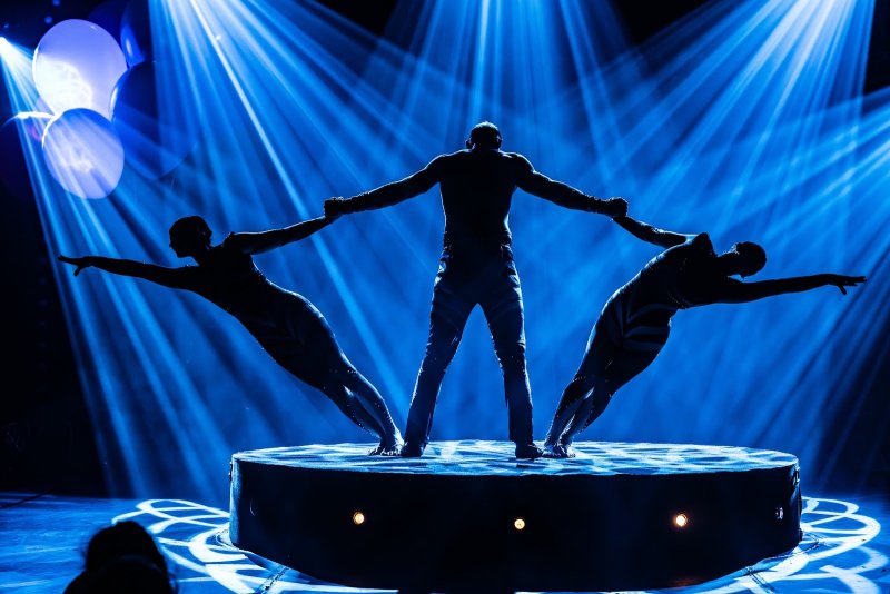 National Palace Cabaret Cirque