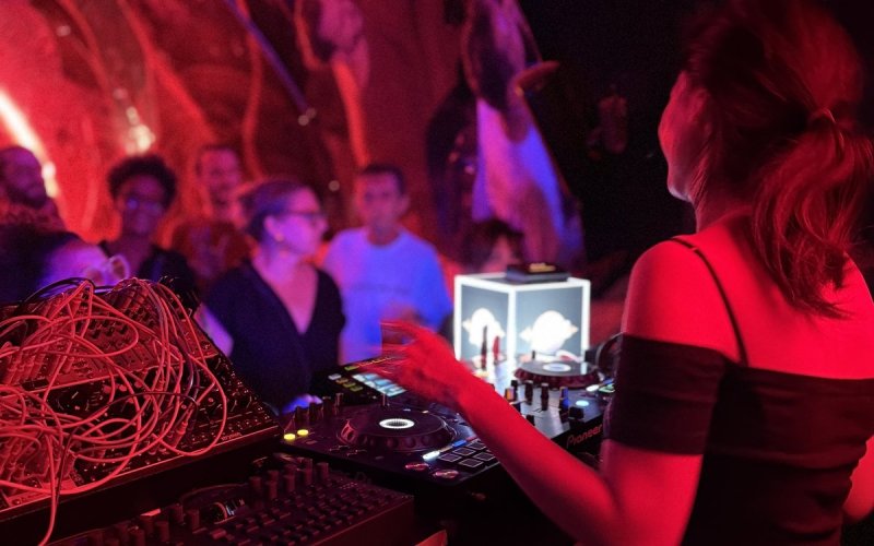 UNBOX #7 : early party électro House to Techno au 211, Paris