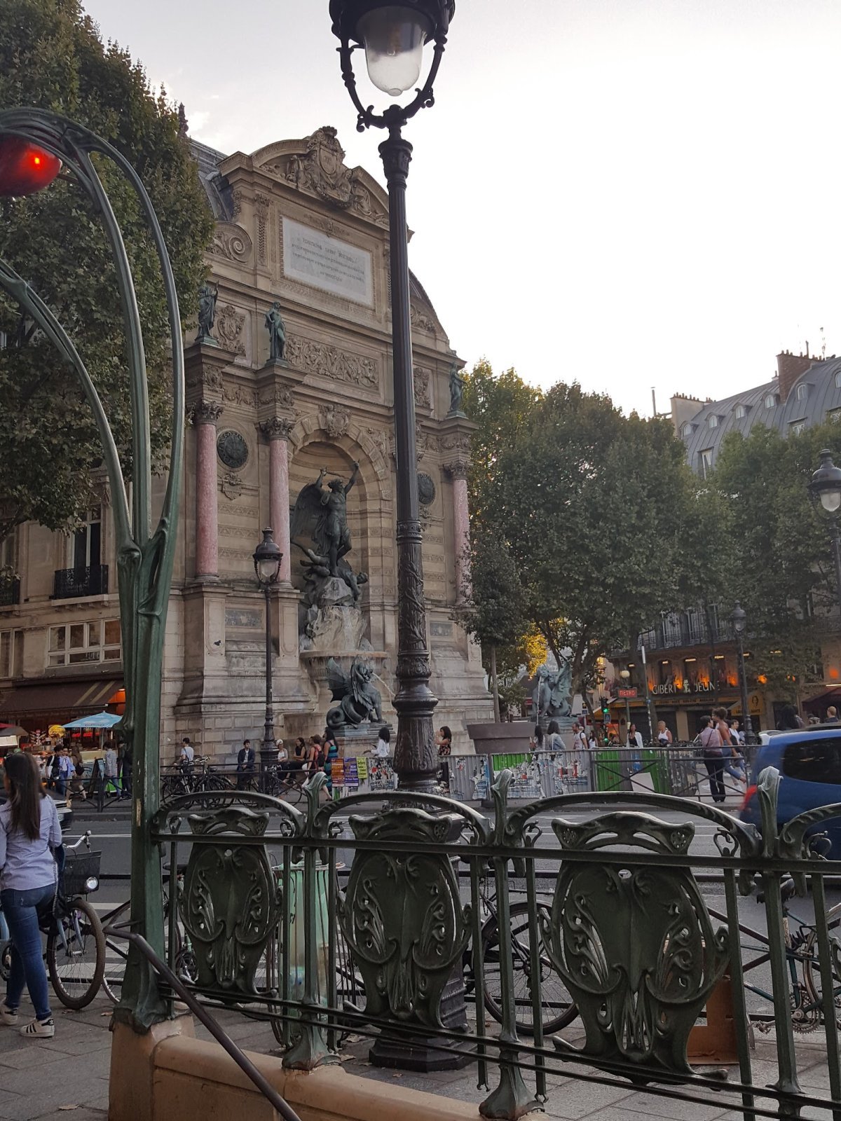 Fontaine Saint-Michel