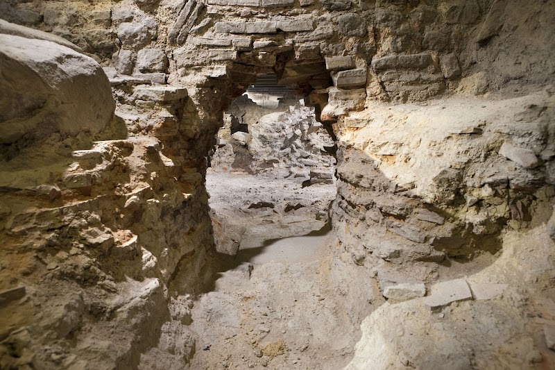 Crypte Archéologique de l'İle de la Cité