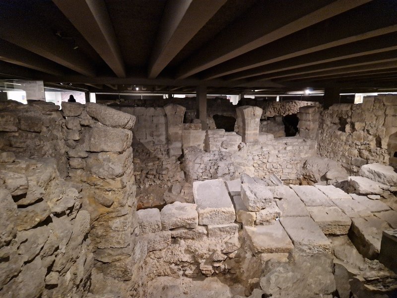 Crypte Archéologique de l'İle de la Cité