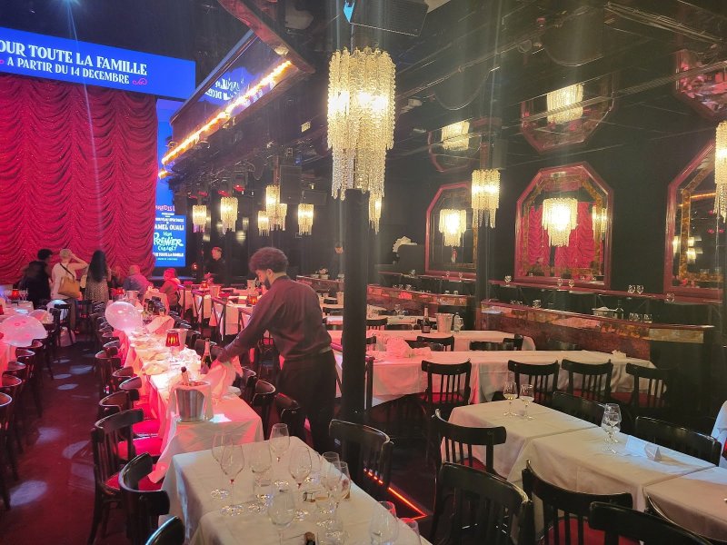 Paradis Latin