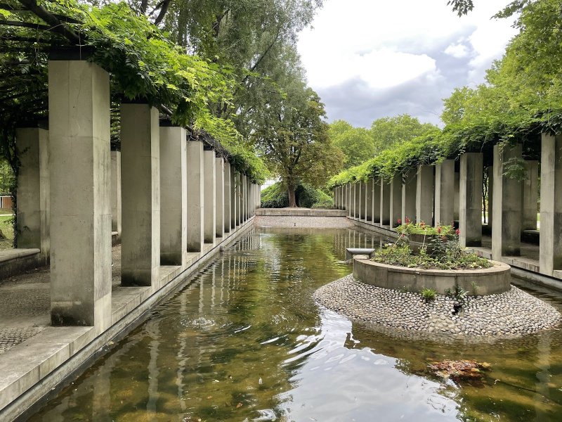 Parc de Bercy - jardin romantique et jardin Yitzhak Rabin