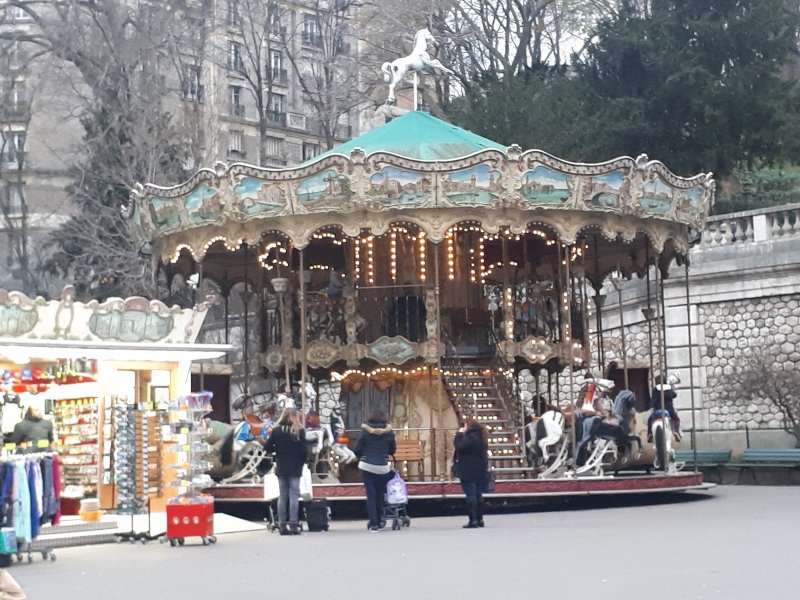 Square Louise Michel