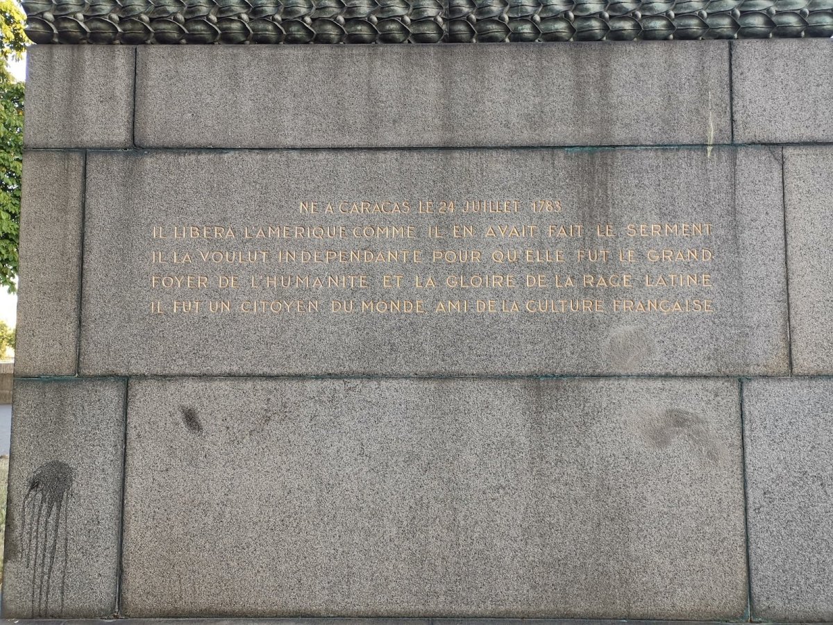 Monument à Simon Bolivar, Le Libérateur
