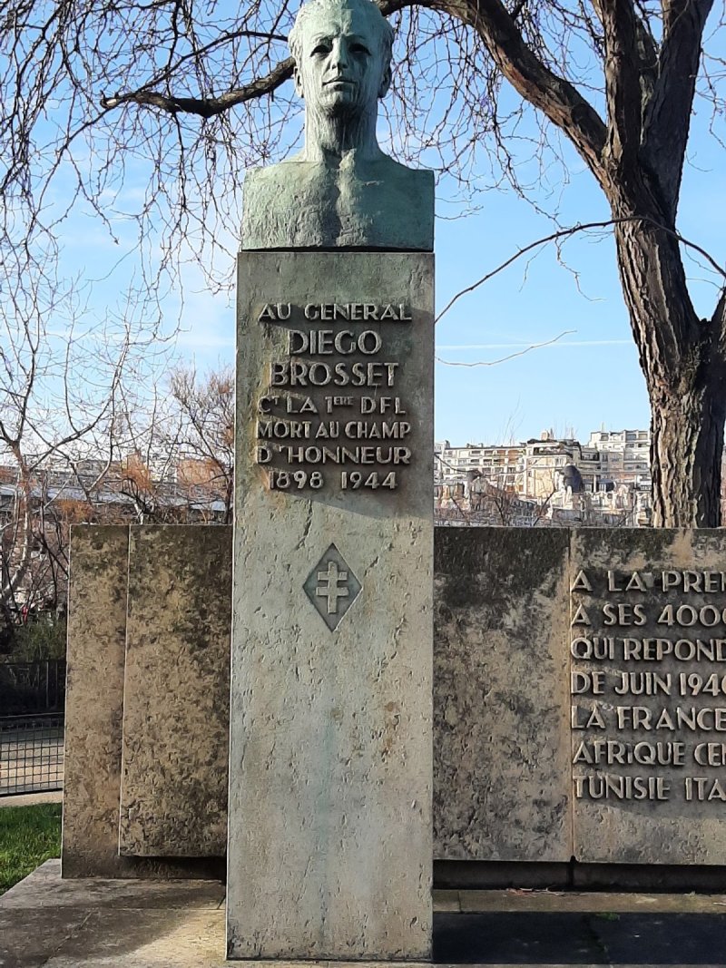 Monument au Général Diego Brosset