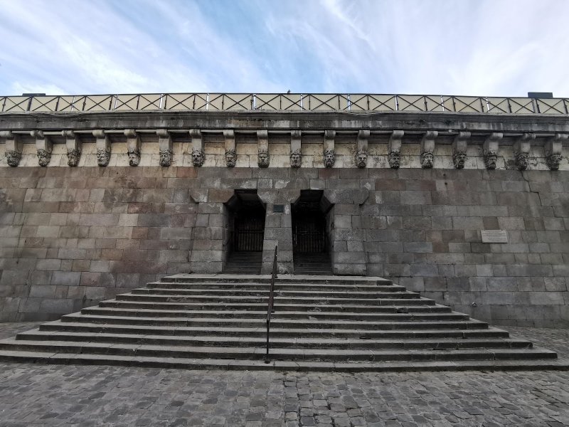 Mémorial du templier Jacques de Molay, dernier Grand Maître de l'Ordre du Temple