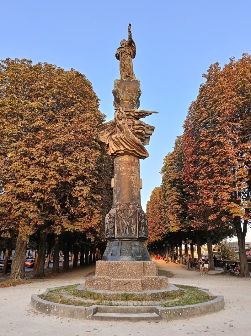 Monument à Adam Mickiewicz