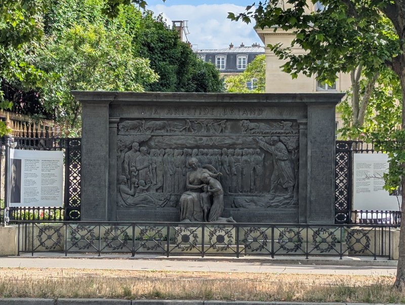 Monument à la mémoire d'Aristide Briand